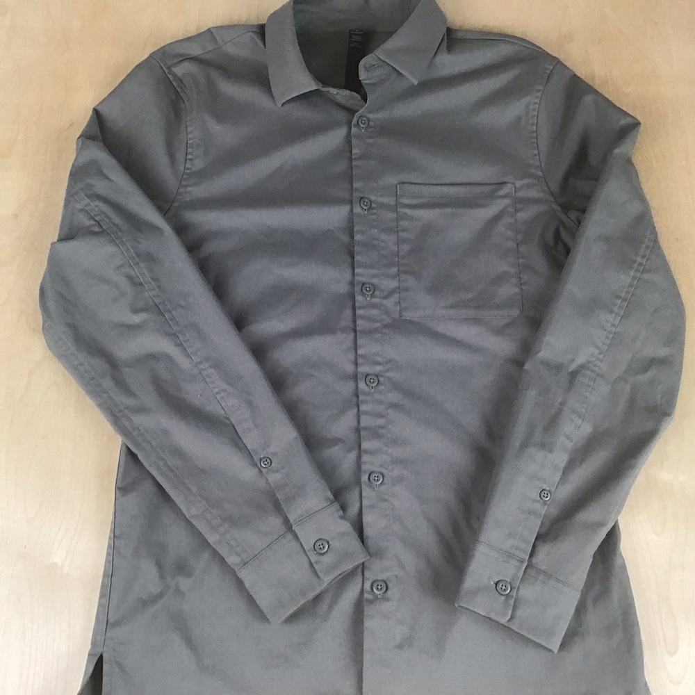Lululemon Mens Small Button Up Long Sleeve Lightweight Casual Outdoor Shirt